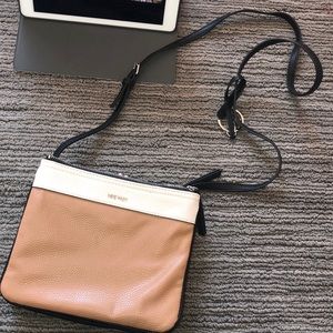 👉🏼 Nine West purse